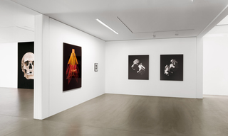 Taiyo Onorato & Nico Krebs 04 (MAGENTA YELLOW), 2012 + BULLET BOTTLE, 2009 (l.) / Felix Dobbert EDGES 1+2, 2013 (r.)